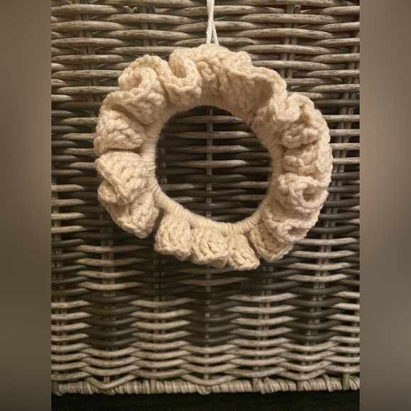 Scrunchie - Picture 5 of 7